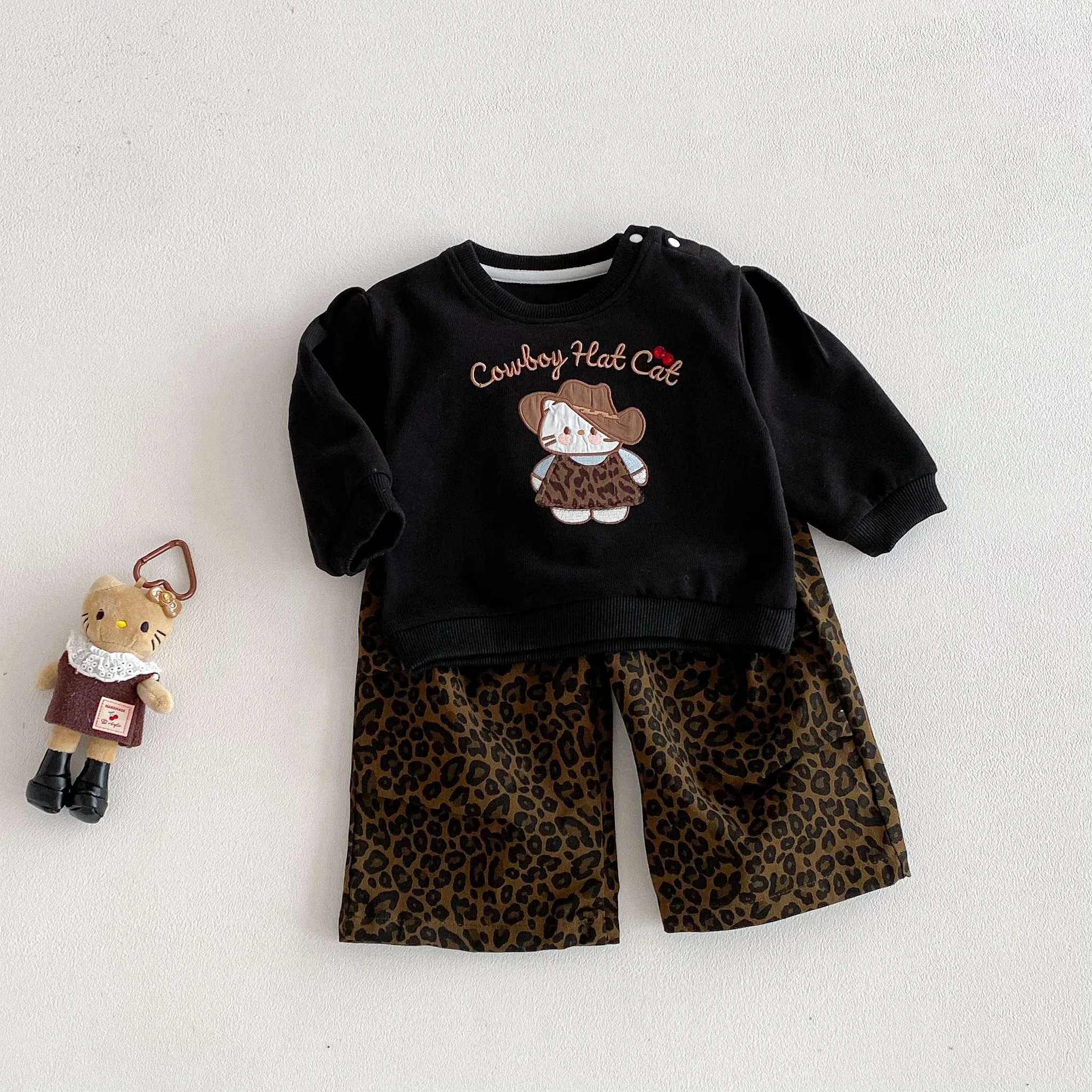 Baby's Spring, Autumn and Winter Set, Cute and Trendy Two-Piece Set of Hoodie and Pants for Small Infants