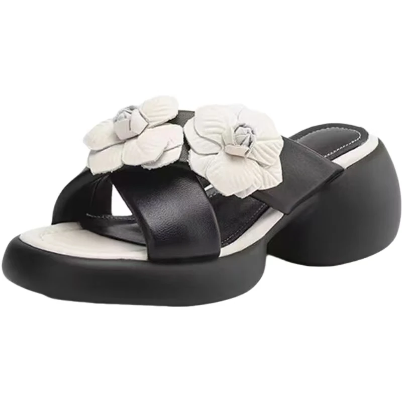 

Women's Summer Leather Flower Block Heel Slippers Thick Sole Non Slip Open Toe Fashionable Lightweight Outdoor Slippers Sandals