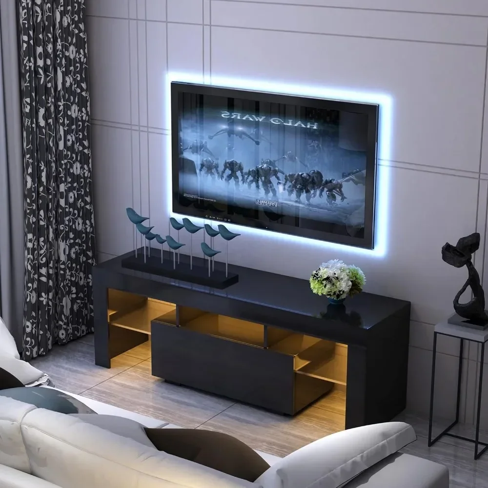 خزانة وحدة تحكم تلفزيون حديثة عالية اللمعان مع رفين زجاجية مفتوحة لأثاث الحدائق وحامل تلفزيون أسود مع حوامل تلفزيون LED