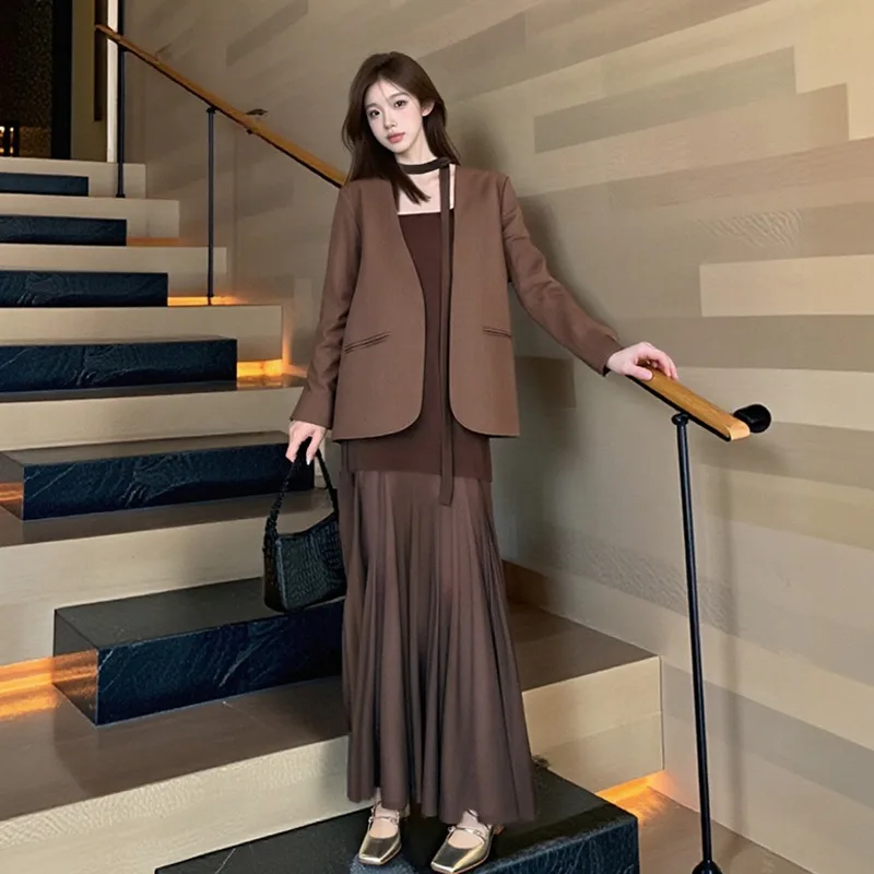 

New High Quality French Fashion Two Piece Set Women Autumn V-neck Loose Blazer + Strapless Mesh Patchwork Slim Dress Suit