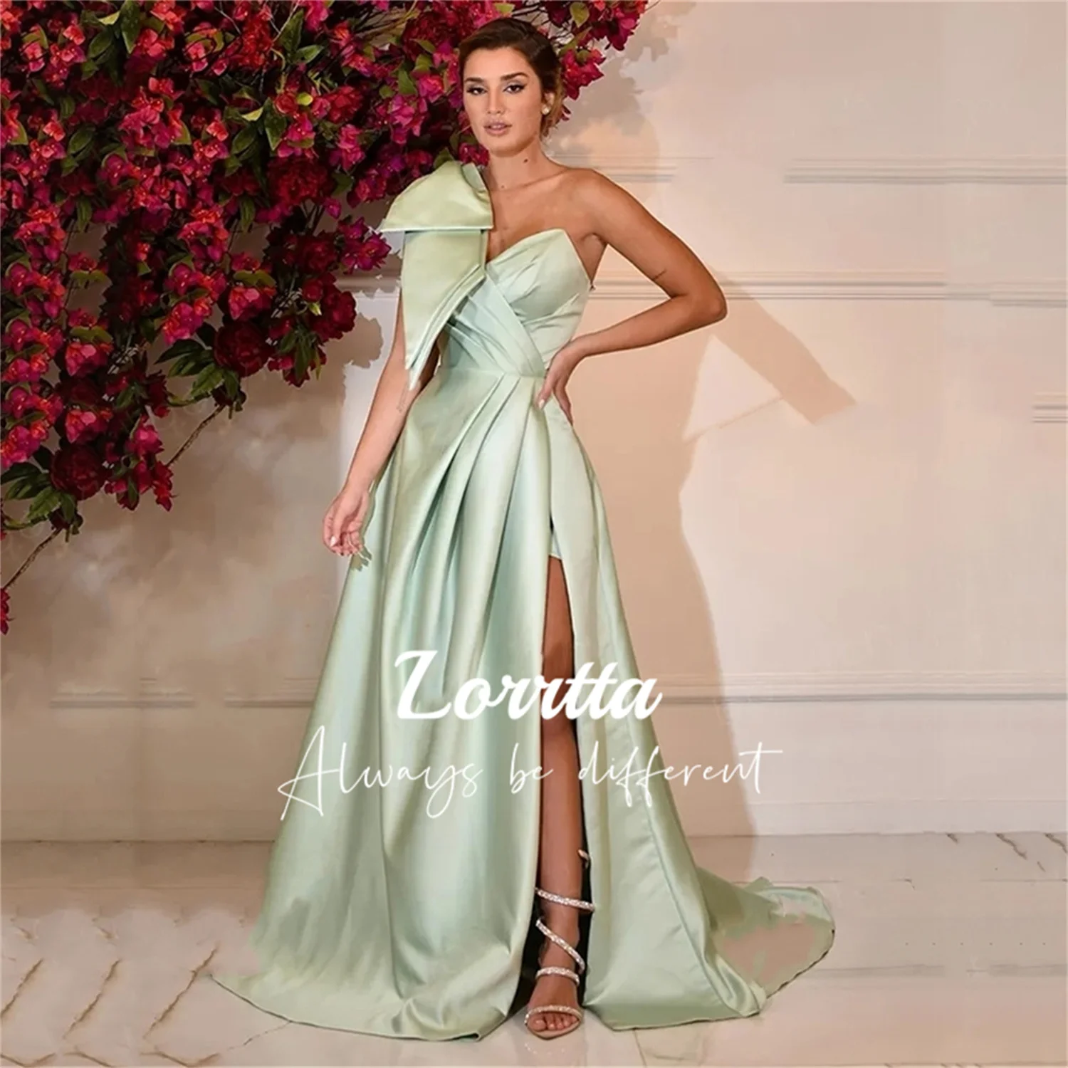 

Lorrtta Shoulder Bow Slit Evening Party Dress A-line Satin Folds Dresses Prom فساتين السهرة شارون سعيد Vestidos De Graduación