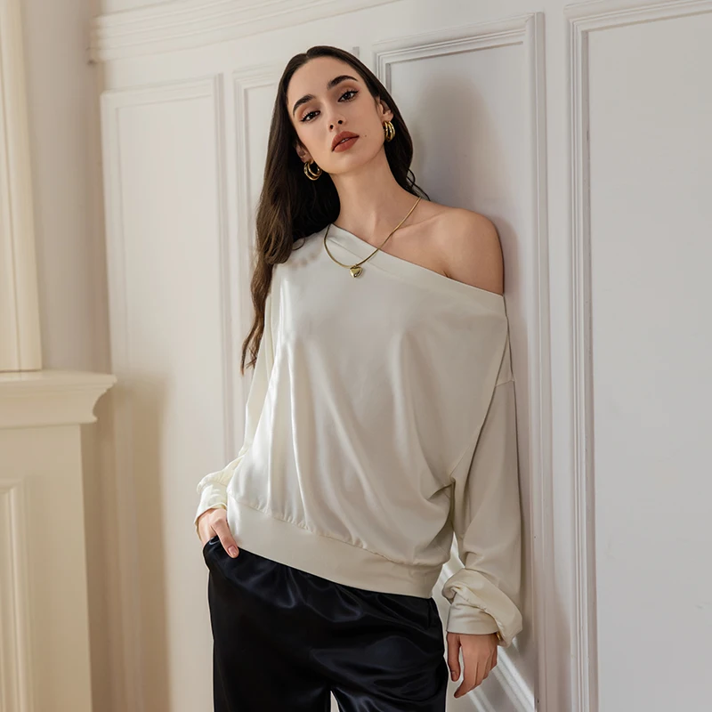 

2024 Autumn/Winter Casual Versatile Swinging Collar One Word Slanted Shoulder Long Sleeve T-shirt Loose and Skinny Beige Women's