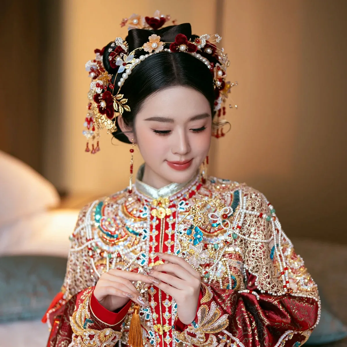 Chinese Style Ancient Red Velvet Flower Tassel Hair Crown Wedding Dress Classic Grand Ethnic Hairpin Set Accessories