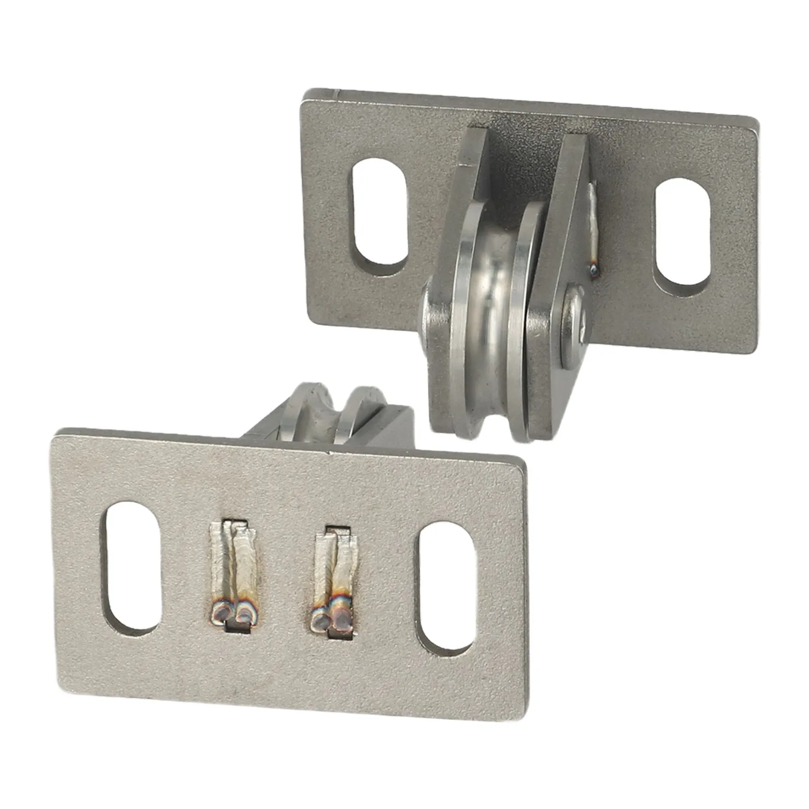 

Efficiently Handle Materials with this Carbon Steel Pulley Block Featuring a Triangular Design and High Load Capacity