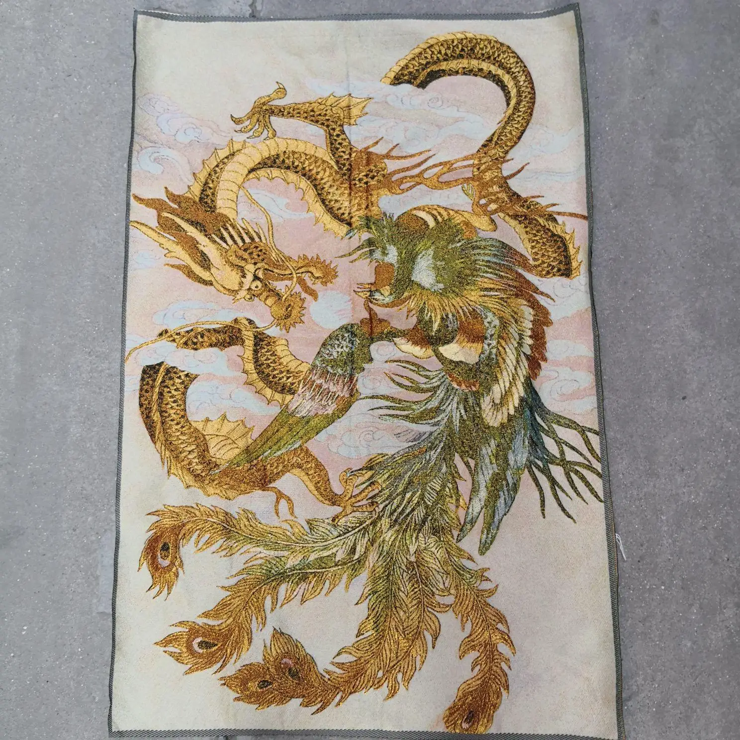 Antique embroidery Antique Tibet Buddha statue Nepal portrait weaving Splendid Thangka silk embroidery Dragon and Phoenix