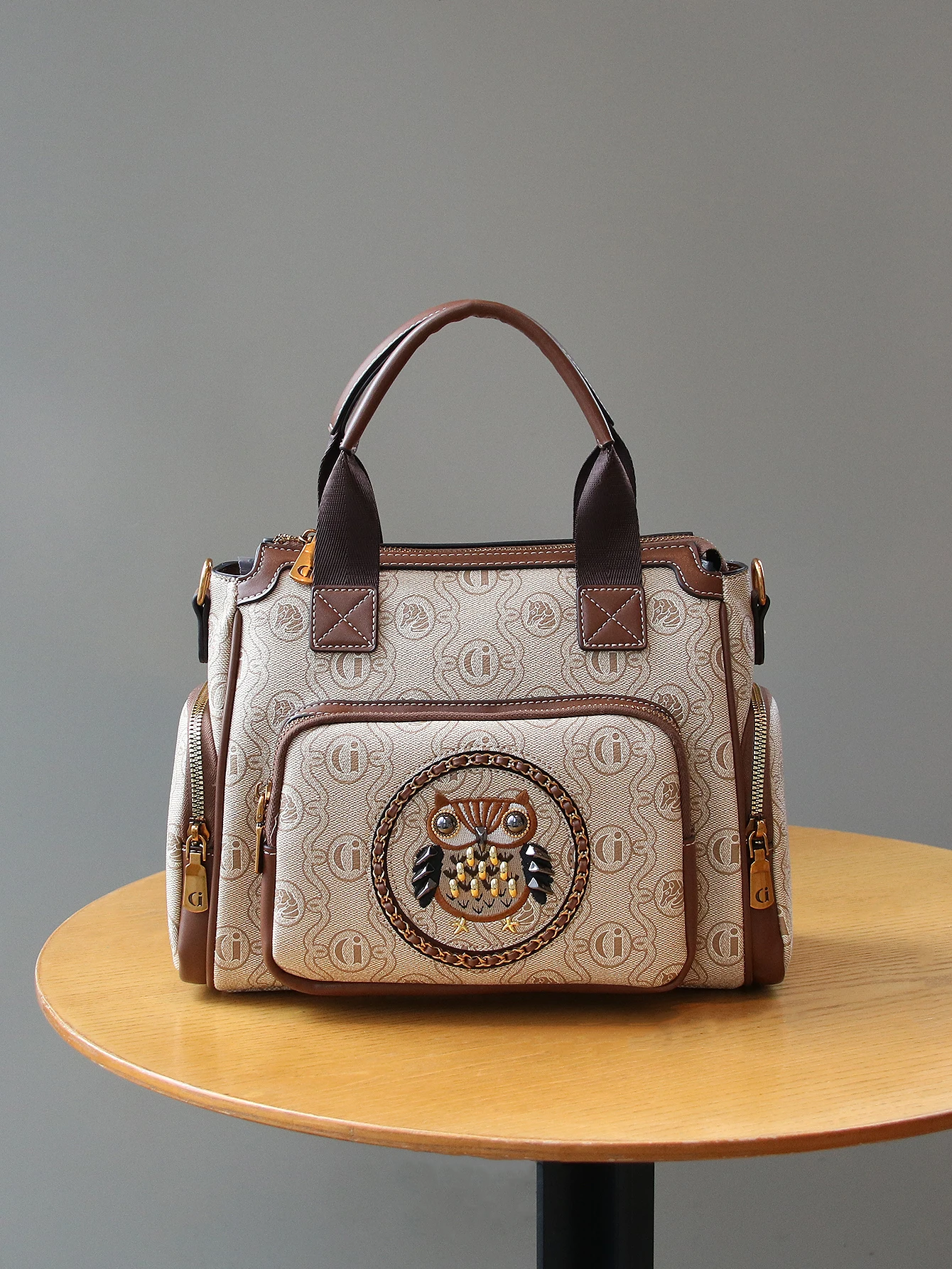 Fashion New Ladies Elegant Handbag 2026 vintage Reading Owl Handbag Female Classic Print Contrast Stitching Large Capacity Commu
