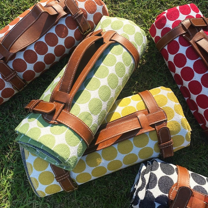 Polka dot picnic mat, moisture-proof mat, thickened outdoor camping tent floor mat, portable picnic seat cushion