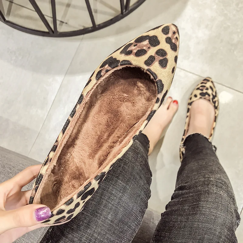 Spring Women Larger Sizes 34-43 Flats Loafers Shoes Pointed Toe Shallow Mouth Slip-on Ladies Loafer Leopard Ladies Shoes 2021