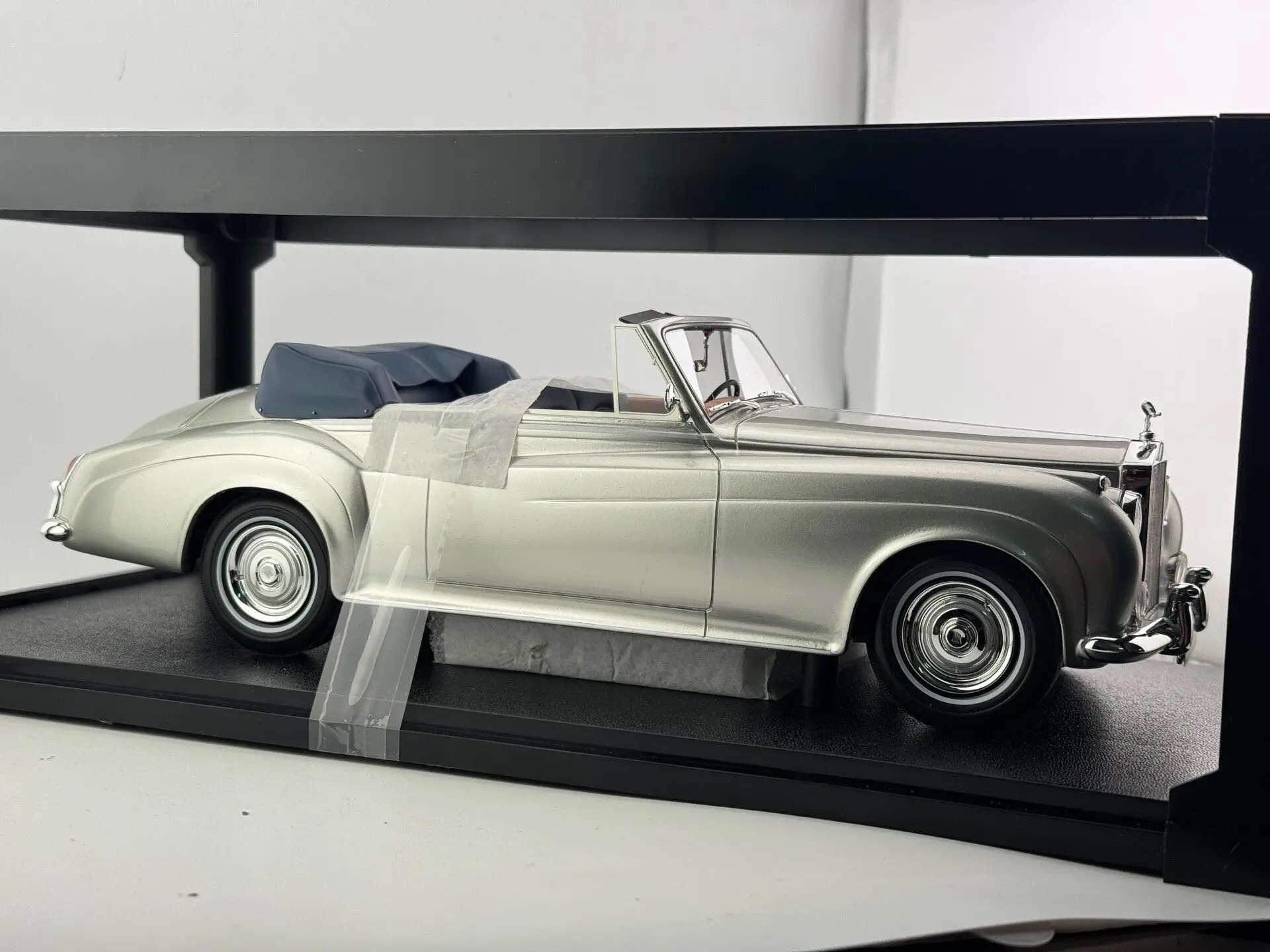 Diecast Cult 1/18 Scale Rolls-Royce Car Model