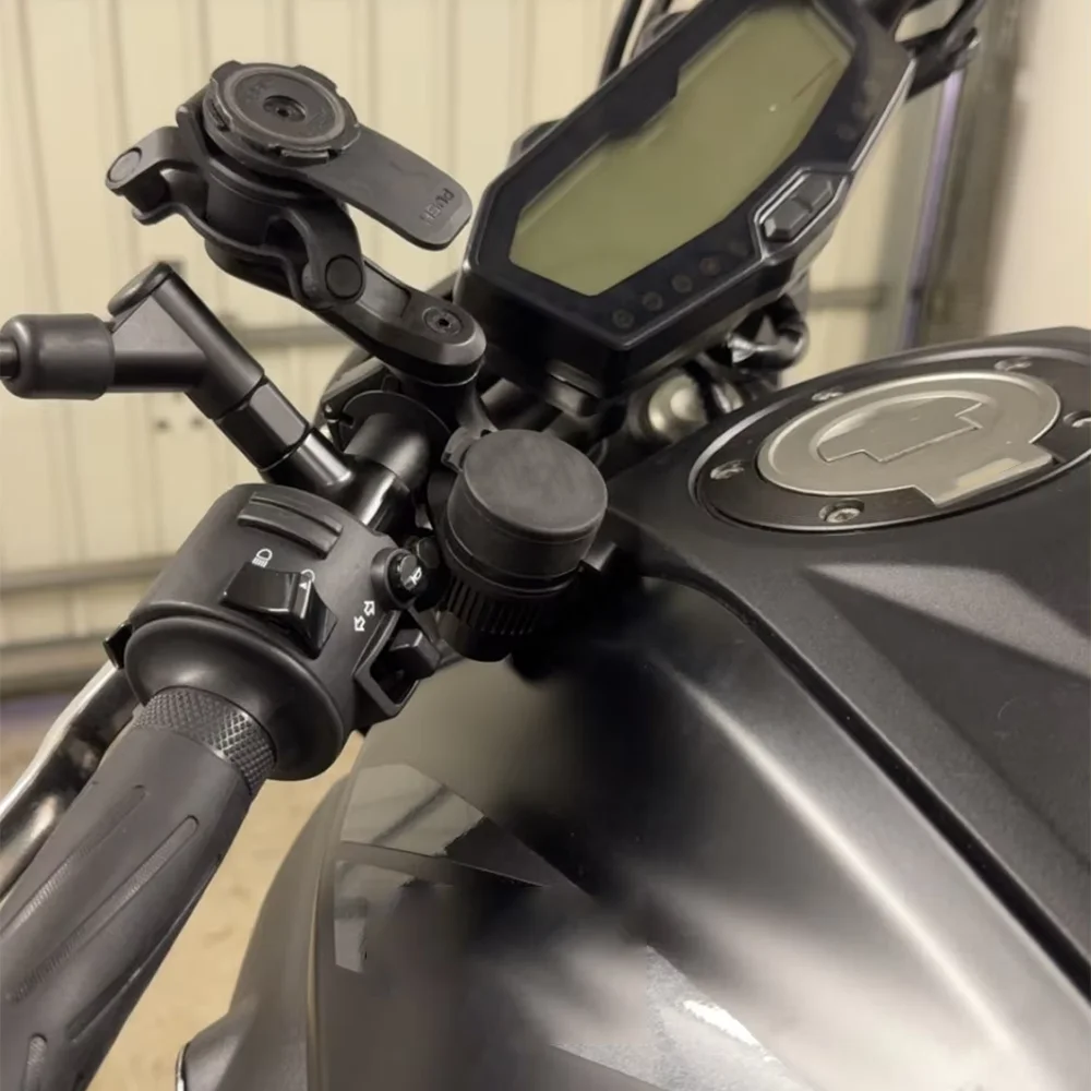 Motorcycle Dual USB Charger Socket Adapter For YAMAHA MT09 MT-09 MT07 MT-07 XSR900 XSR 900 700 Tracer 9 900 7 700GT 9GT 900GT