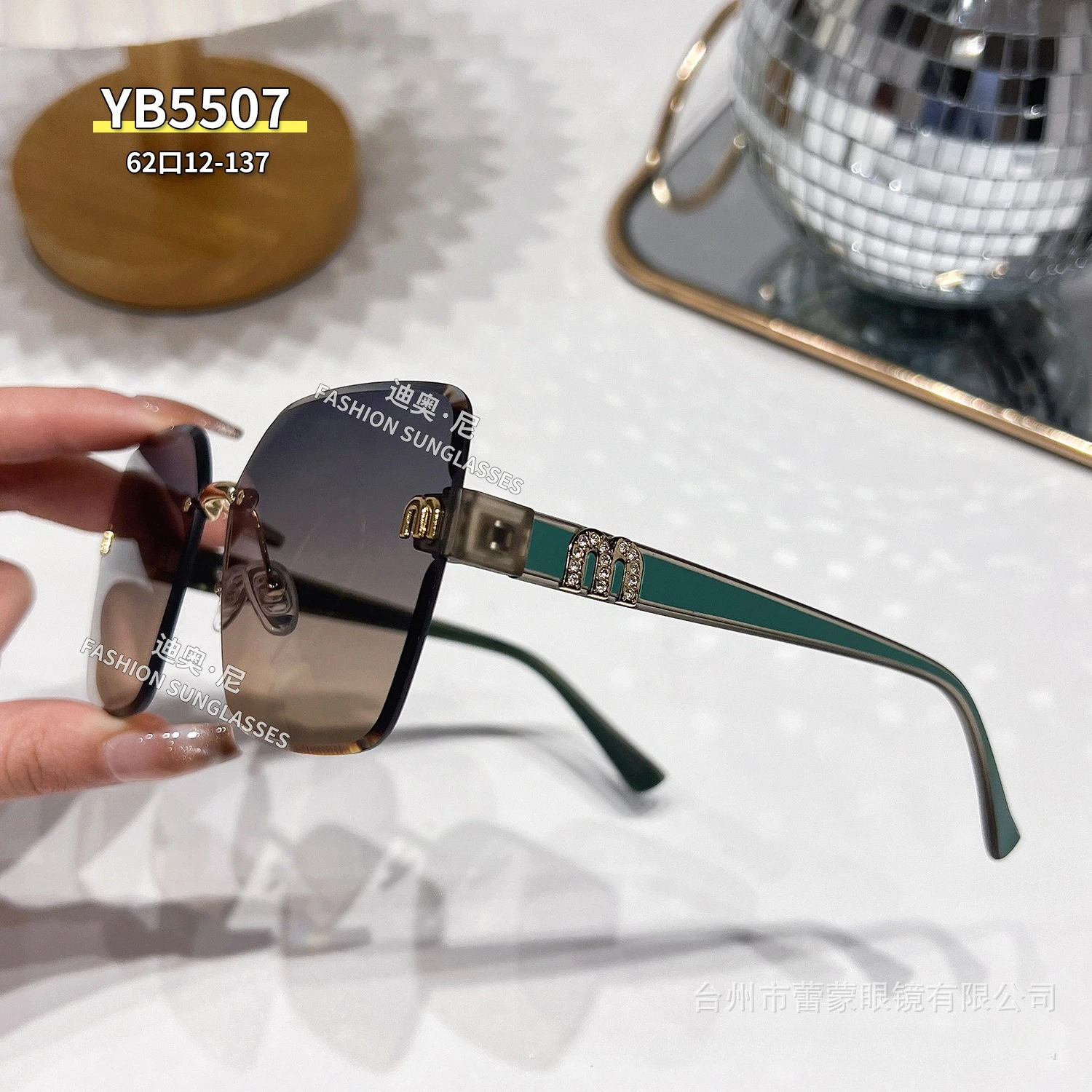 

Дизайнерские новые солнцезащитные очки с кристаллами и обрезанными краями, безрамные очки со стразами, роскошные модные очки с защитой от ультрафиолета, высококачественные очки премиум-класса