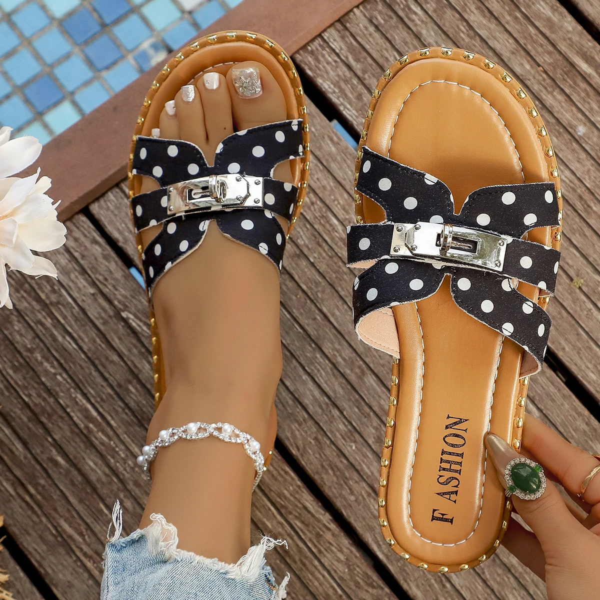 Women Slippers 2026 Summer Fashion Crystal Apartment Bohemian Sandals Beach Sequins Designer Shoes Zapatos De Mujer Slides Women