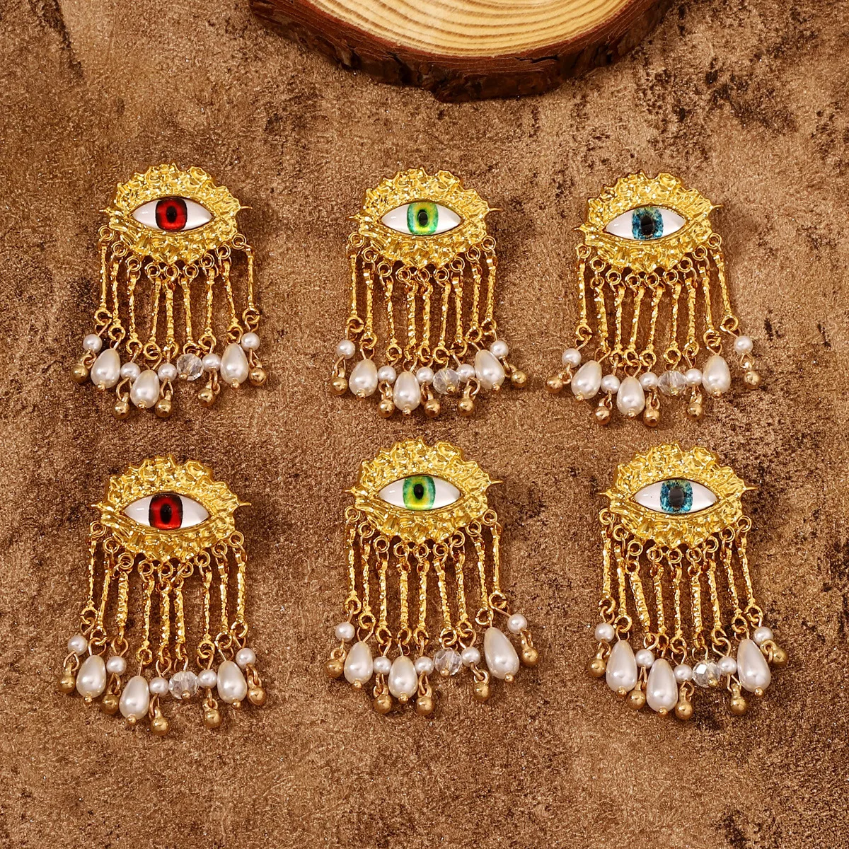 Medieval retro style earrings simulate the eyes of the devil exaggerated personality fashion creative niche earrings