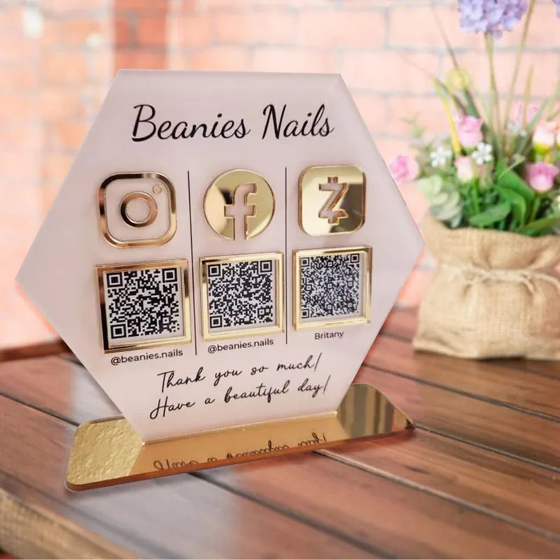 علامة الوسائط الاجتماعية لرمز الاستجابة السريعة القابل للتخصيص، حامل أعمال أكريليك مثالي للمقاهي والحانات والمحلات التجارية وخيارات الدفع للروابط الاجتماعية