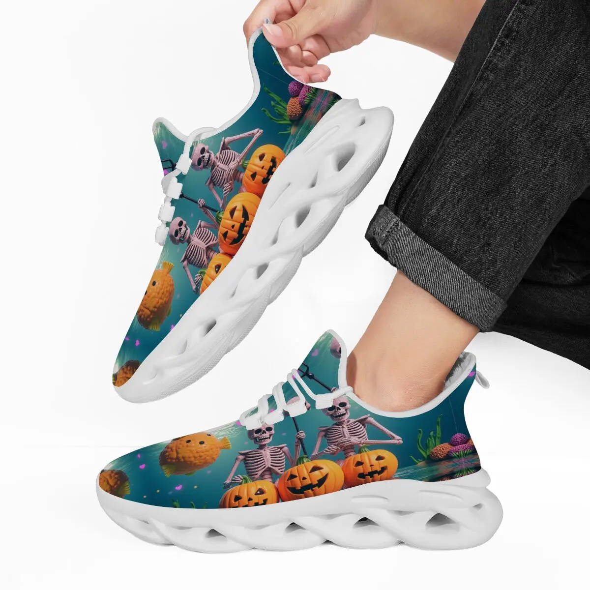 

Lightweight Parent-child Shoes Large-sized Flat Low-top Round-toe Color-block Halloween Pattern Design Lace-up Casual Shoes