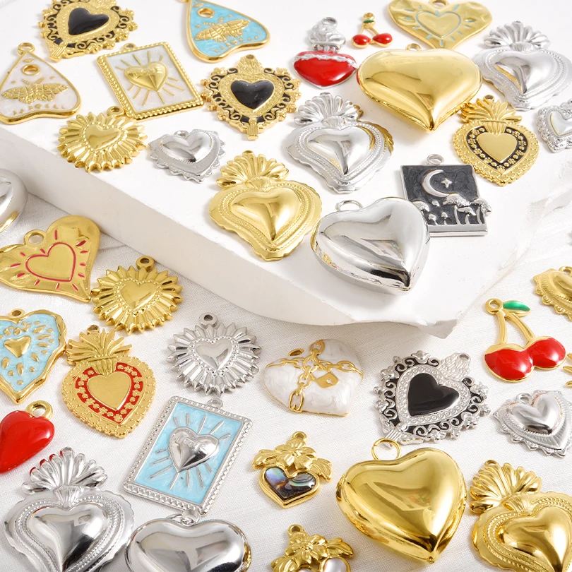 

8Pcs Embossed Gothic Sacred Heart Mexico Milagro Flame Love Pendant DIY Necklaces Jewelry Making Wicca Moon Star Colgantes Bulk