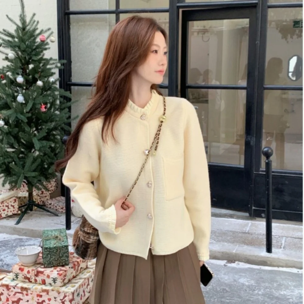 Gentle Stylish Round Neck Single Breasted Knitted Coat For Women Simple Temperament Ruffled Edge Heart-shaped Button Cardigan