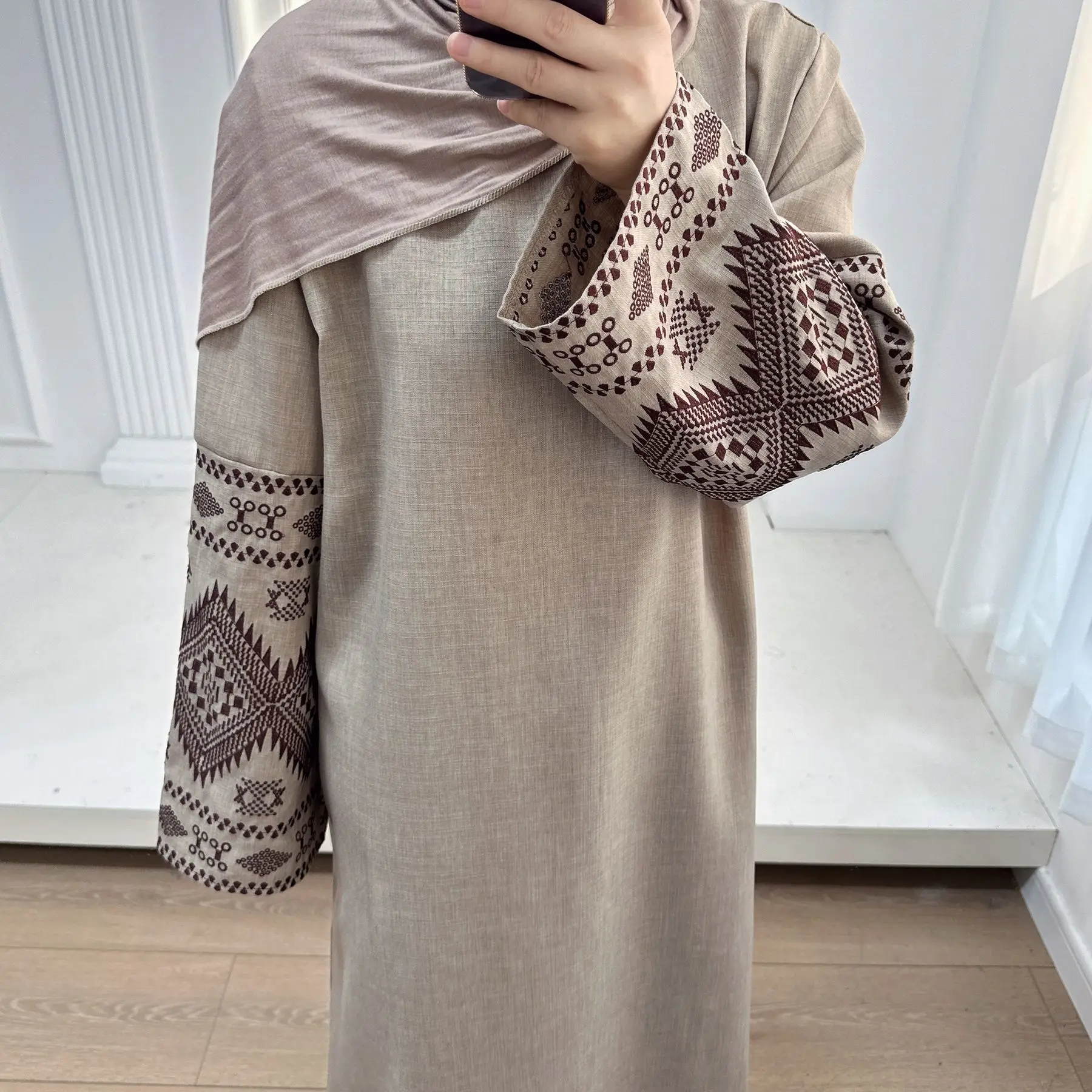 ดูไบ Abaya สําหรับผู้หญิง 2025 Eid Ramadan มุสลิมชุดเย็บปักถักร้อยอิสลาม Jalabiya Caftan Marocain Femme Musulmane ตุรกี Kaftan Robe