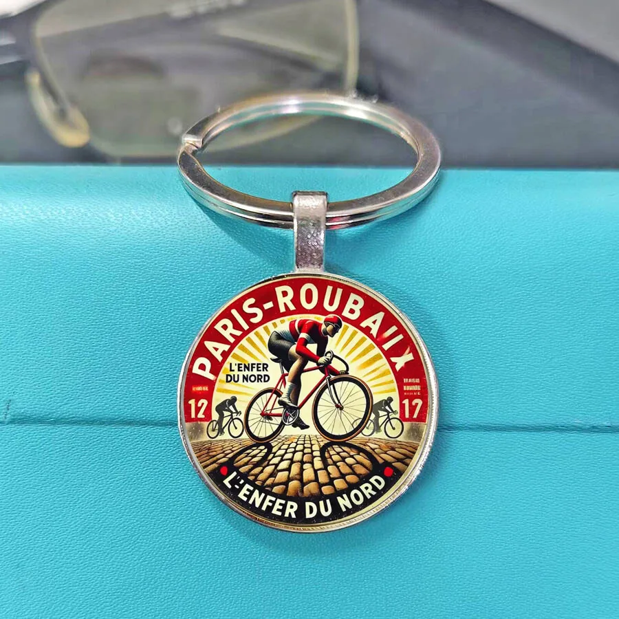 1pc Retro Bicycle Keychain Father's Day Cycling Gift for Dad Biker Bike Charm Bicycle Enthusiasts Riders Tour De Souvenir