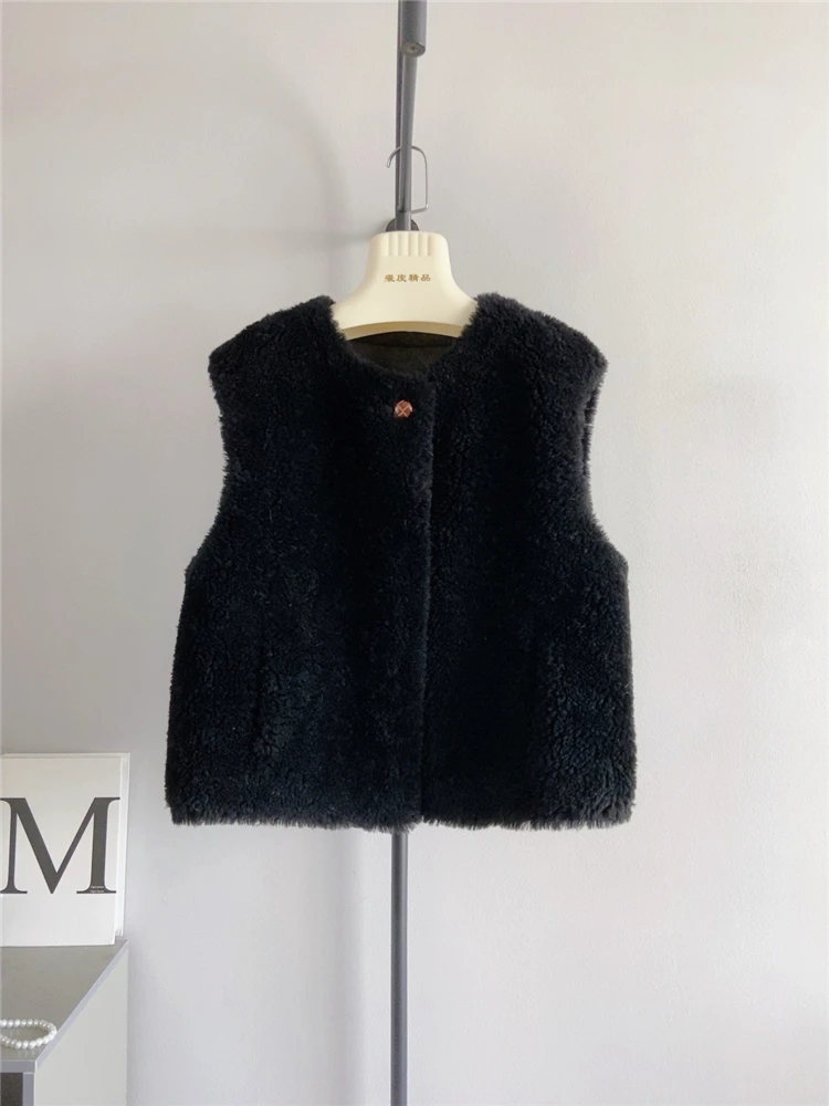 Autumn and winter new one button pure wool vest jacket, small stature, gentle and warm temperament, lamb wool, Haining fur