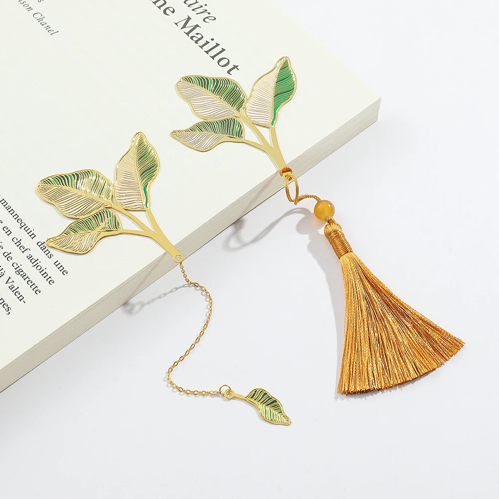 Vários flor escavado ouro afiado marcadores, requintado e simples, adequado para o escritório e estudo, e pode ser usado como presentes.