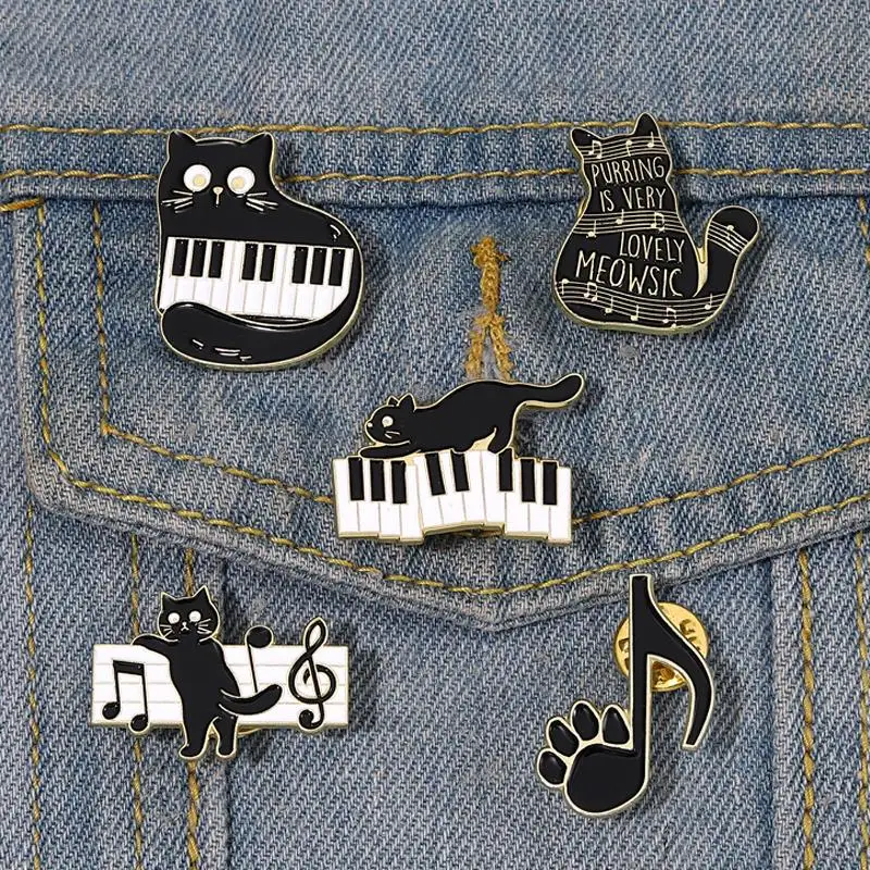 Cat Pace Enamel Pins Custom Piano Keys Kitten Musical Note Brooches Lapel Badges Animal Music Jewelry Gift for Kids Friends