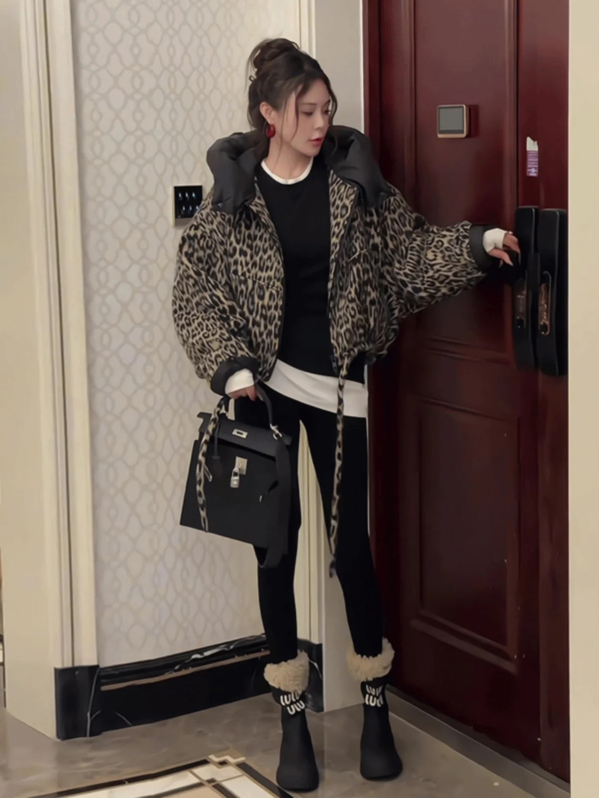 

Американское ретро-пальто с капюшоном и леопардовым принтом, женское, осенне-зимнее, новое, свободного кроя, из утолщенного хлопка, модное