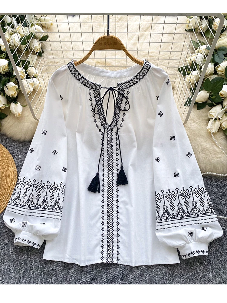 Printemps automne nouveau femmes rétro Style ethnique lanterne manches chemise décontracté ample dentelle Totem brodé Blouse haut D47