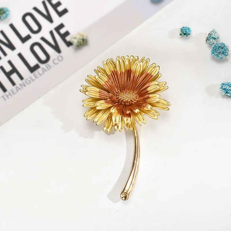 SKEDS Elegant Creative Enamel Flower Daisy Brooch Pin For Women Fashion Sunflower Wedding Party Accessories Corsage Brooches