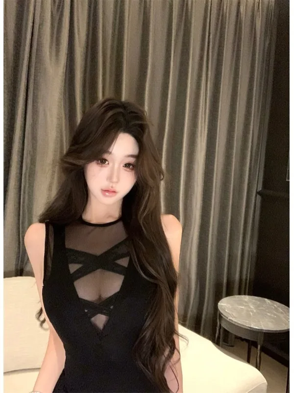 

Сексуальный летний комплект из двух предметов: топ-жилет и шорты из дышащей смесовой хлопковой ткани для женщин, комфортный и стильный.