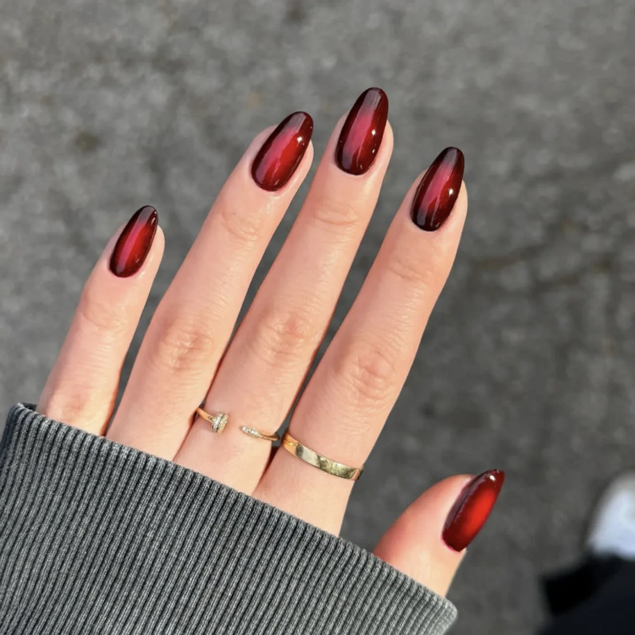 

Y2K Red Blush Ombre Press On Nails, Short Almond Fake Nails, Trendy Gradient Fake Nails Set for Women