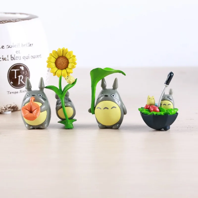 My Neighbor Totoro PVC Plastic Cake Topper Figurine Decorative Cake Ornament Mini Figure for Birthday Party Cake Desktop Gift