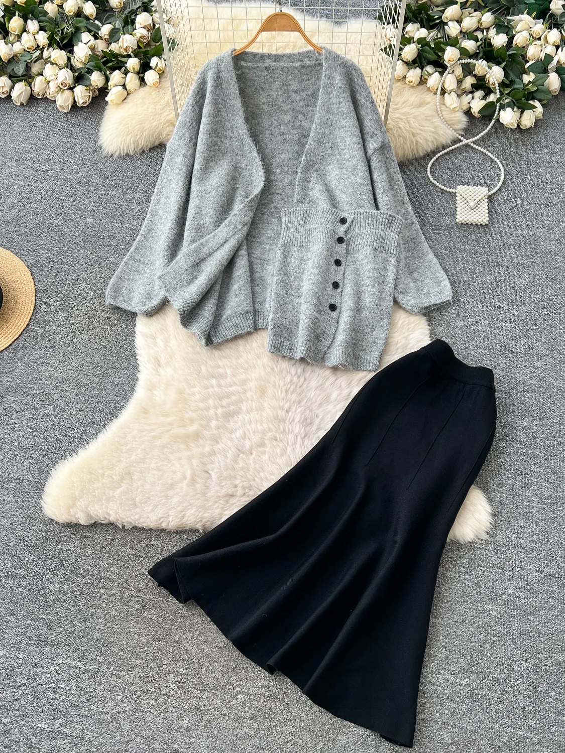 

Soft Sle Women's Tee-Piece Set with Strapl Vest Loose Outer Sweater Fi Tail Skirt Button-Up Cardigan for Casual...