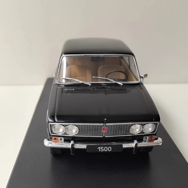 

WHITEBOX масштаб 1/24 LADA 1500 1977, имитация сплава, модель автомобиля, статическая коллекция, украшенные праздничные подарки, игрушки, сувенирный подарок