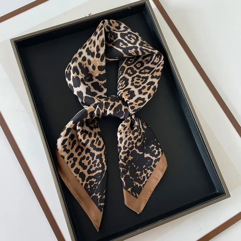 

2026 Retro Leopard Print Small Silk Scarf Advanced Sense European American Decorative Headscarf for White Collar Workwear