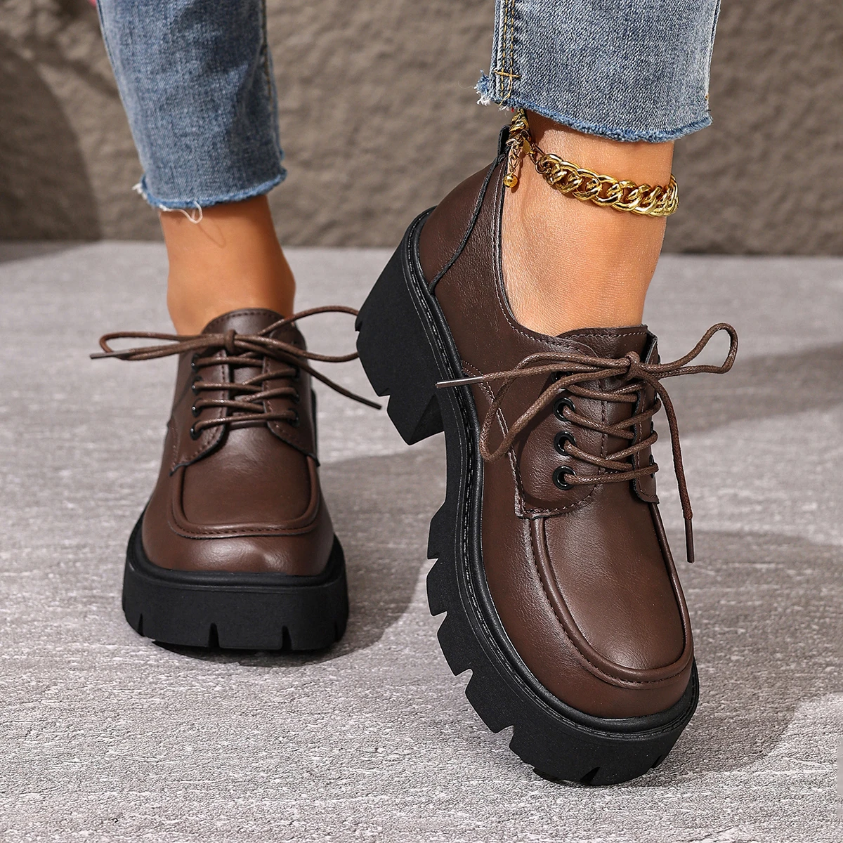 

Korean-Style Brown Lace-Up Shoes with Thick Soles, Gear Platform Casual Leather Shoes, Versatile Retro Height-Increasing Shoes for Commuting