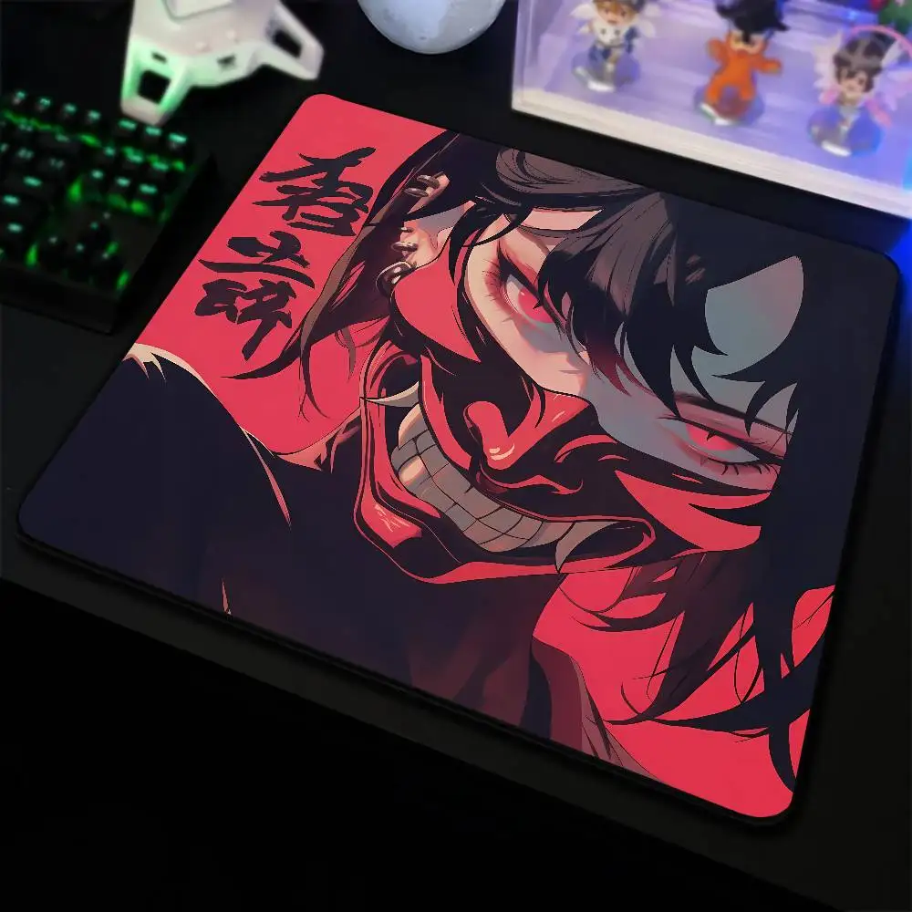 Japanese Demon Oni Mask Small Mouse Pad, Red Black Aesthetic Anime Samurai Girl Non-slip Desk Mat for Gaming and Home Office