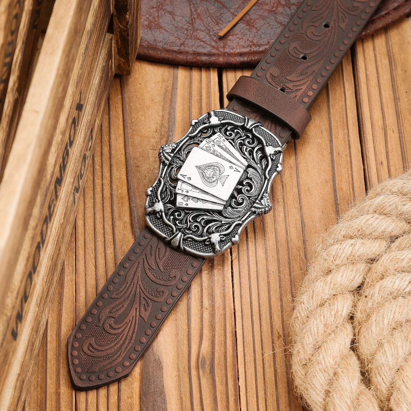 Ein Western-Schnallengürtel aus PU-Leder, geeignet für Männer und Frauen, ein einzigartiger und retro-brauner Gürtel (mit perforierten Nieten) – Detail 12