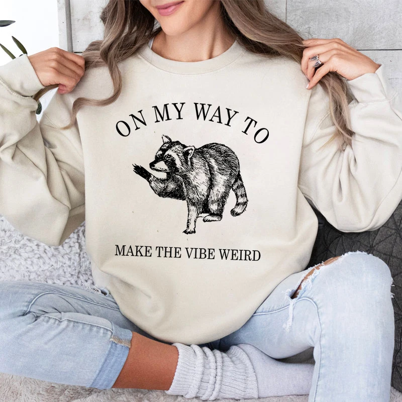 On My Way To Make The Vibe Weird Print Sweatshirts Women's Vintage Funny Animal Raccoon Hoodies Crew Neck Autumn Streetwear