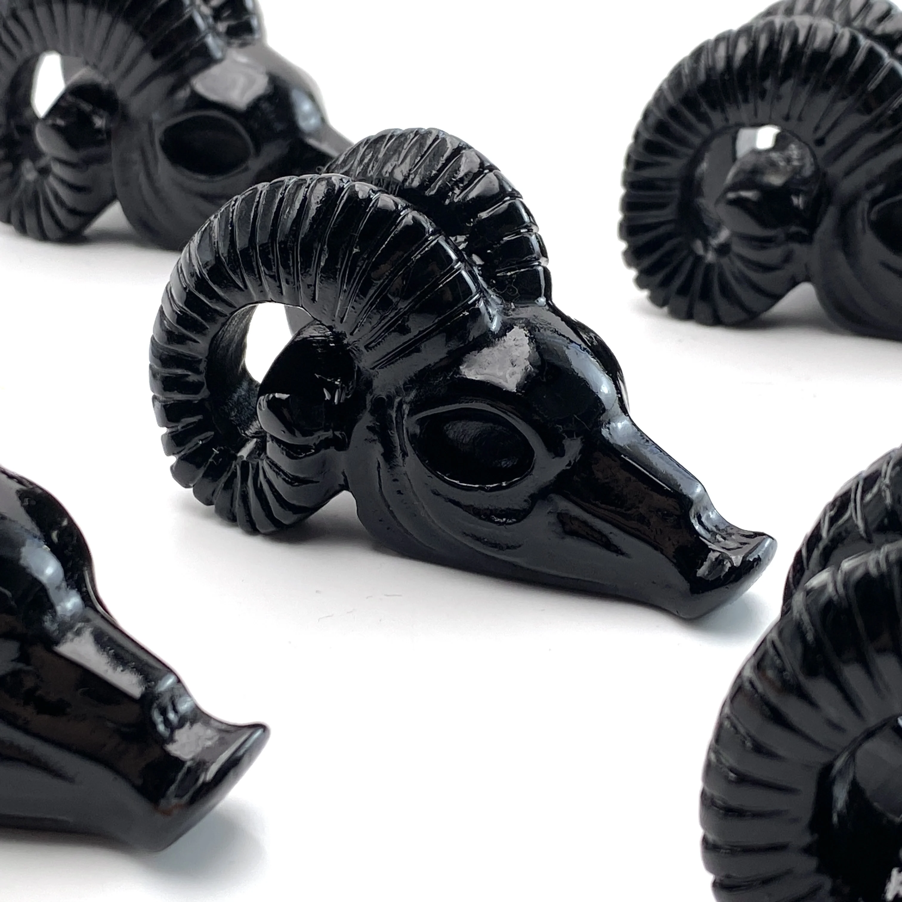 قطعة واحدة من نحت رأس الأغنام السج لديكور المنزل، مثالية لتزيين عيد الميلاد وعيد الفصح والهالوين ومهرجان التخرج