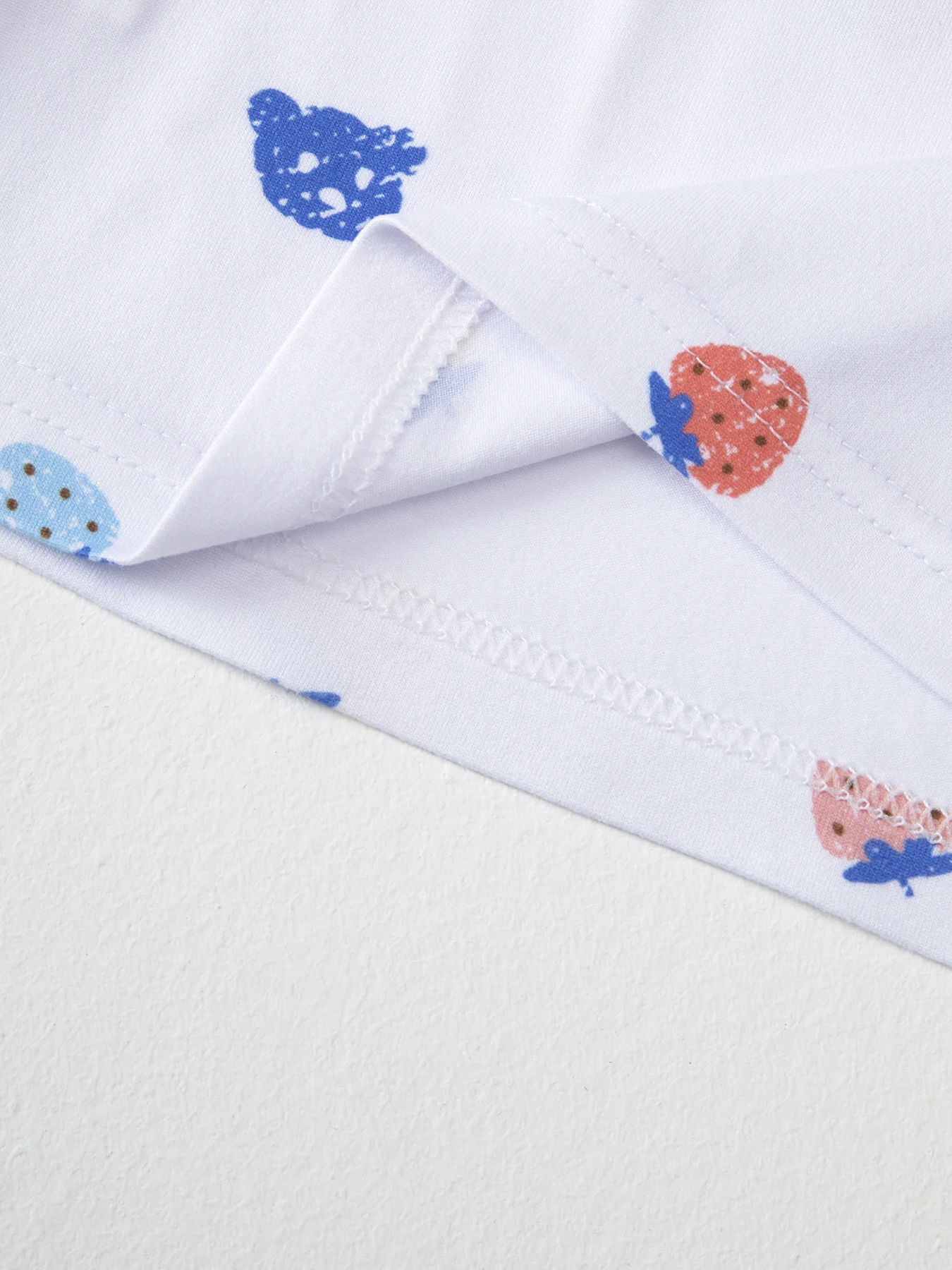 4-teiliges Set süßer und niedlicher bedruckter Camisole-Westen für Mädchen für alle Jahreszeiten, bequeme Unterweste, ärmelloses Oberteil für Kinder. – Detail 14