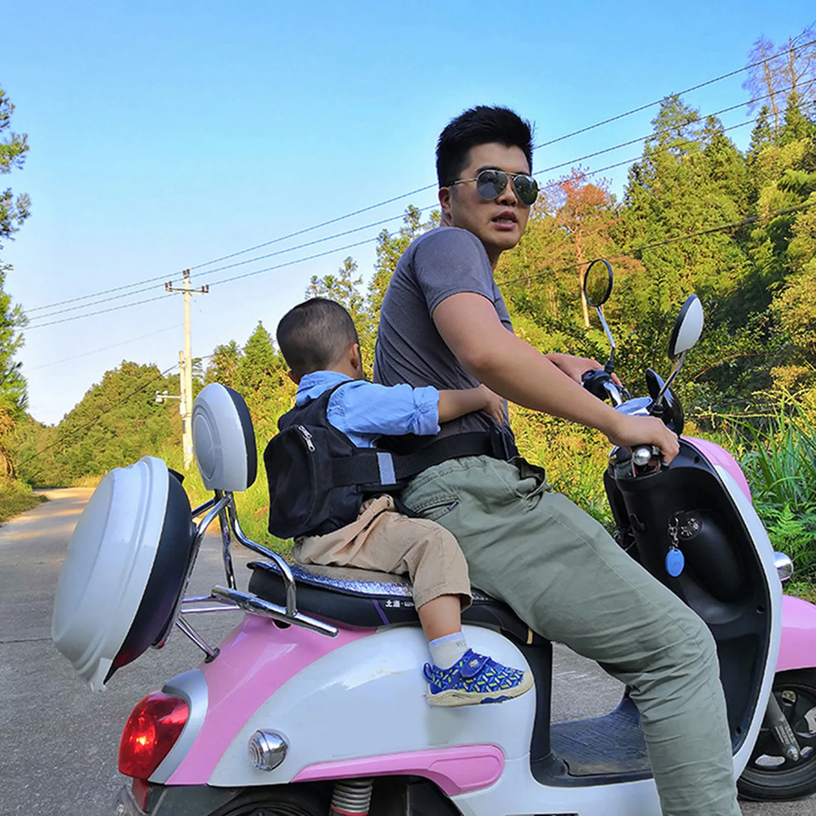 

Cycling Harness for Breathable Reflective Strip Adjustable Toddler Leash Electric Car Harness