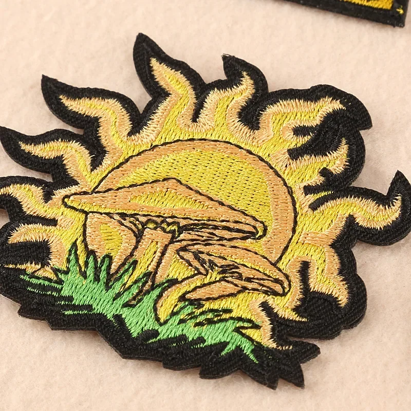 High Quality Fashion Landscape Pattern Embroidery Iron on Patches Stickers DIY Clothing Bags Patch Decoration Accessories