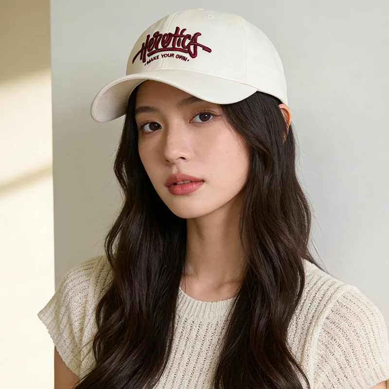 New embroidered letter hat women's casual versatile cap showing face small Korean version baseball cap couple sun hat men