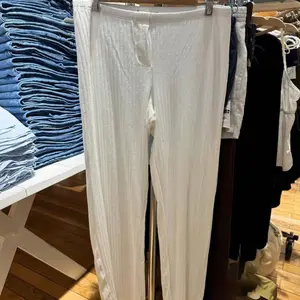 Ilhó branco tanque calça casa conjunto mulher arco fino colheita superior + elástico de cintura alta calças retas verão algodão pijama 2 peça conjuntos 8 principais vendas conjunto branco calça e cropped - №1