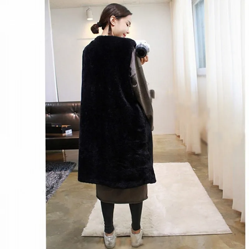 Рисунок 2 - Осенне-зимний женский длинный жилет