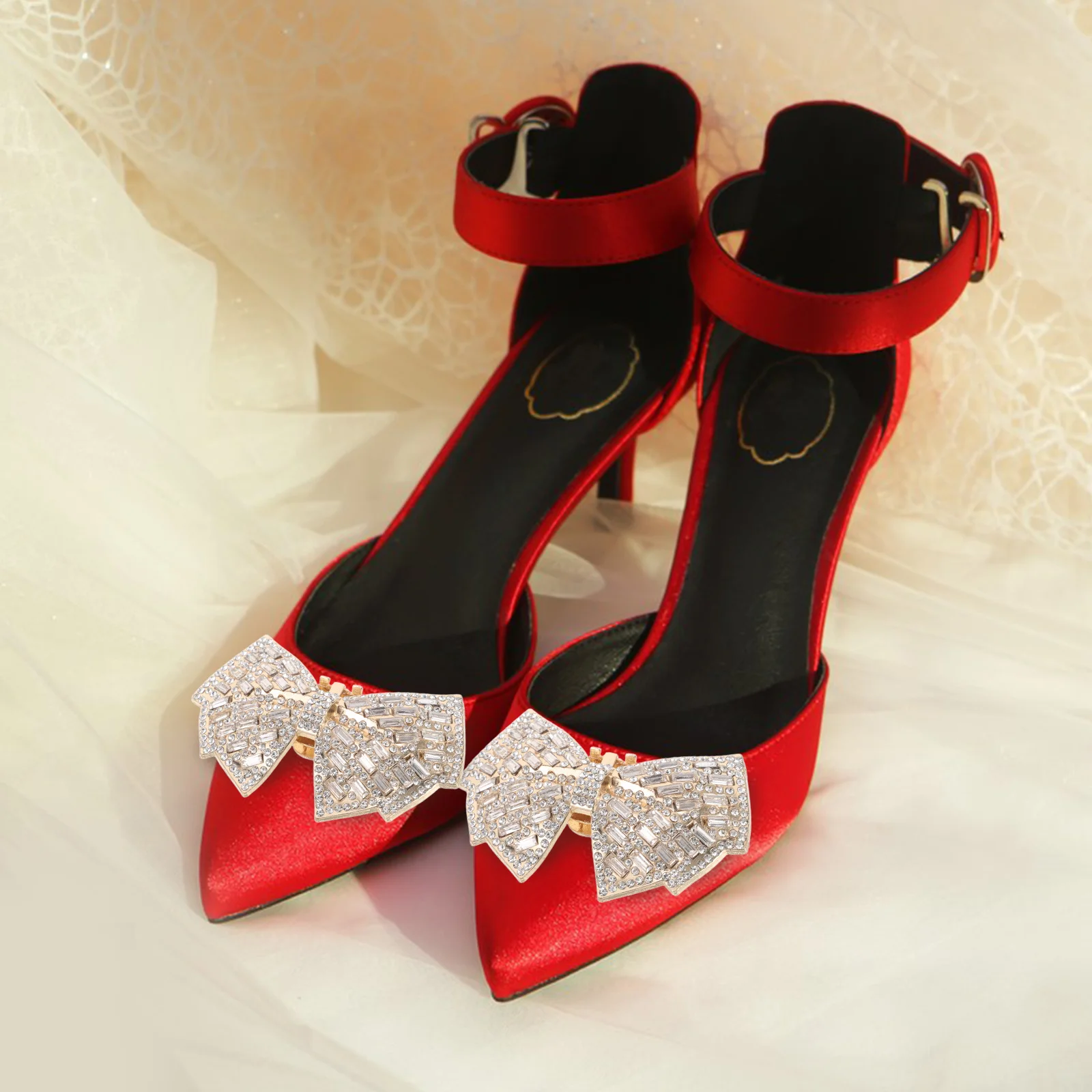 

2Pcs Crystal Bow Shoe Clips Wedding Bridal Charms Decorative Buckles for Heels and Sandals Wedding Bridal Shoe Clips