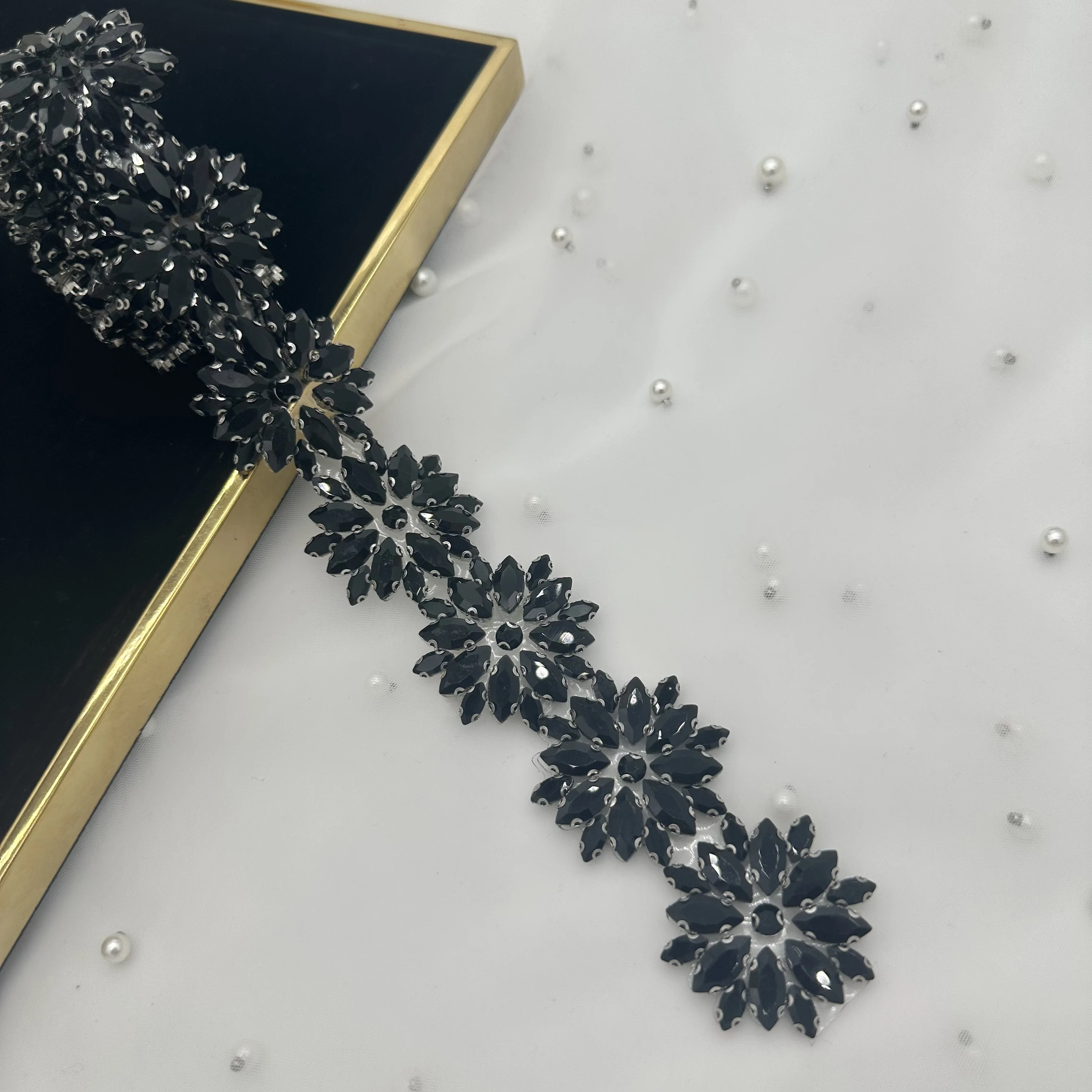 DIY Hand-Sewn Glass Rhinestone Beads Adhesive Heat Transfer Stickers for Ladies' Wedding Gown Sashes Shoulder Hats Bags Decorati
