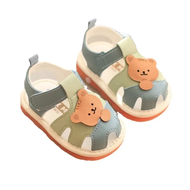 Sandali da passeggio per bambini con stampa di orsi dei cartoni animati scarpe da spiaggia estive con punta chiusa sandali per bambini traspiranti e