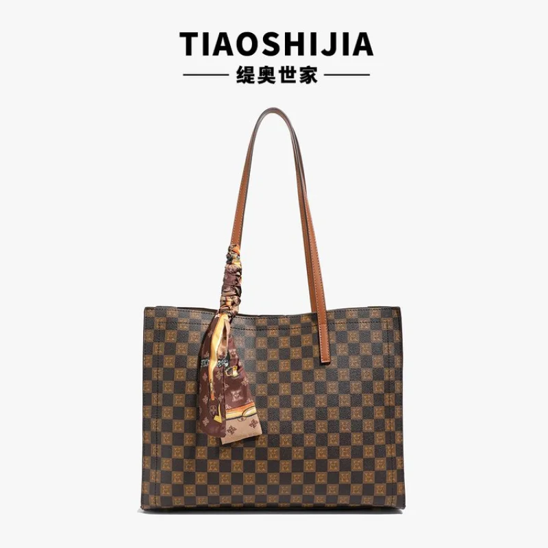 

Women Quilted Shoulder Bag Faux Leather Chain Strap Elegant Ideal for Dating and Weekend Shopping Trips